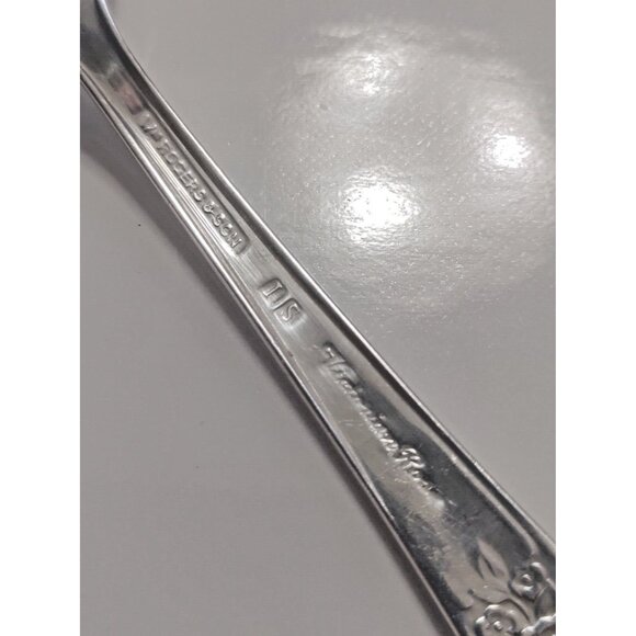 Vintage WM Rogers & Son Silver Plated Cutlery Set - Picture 6 of 14